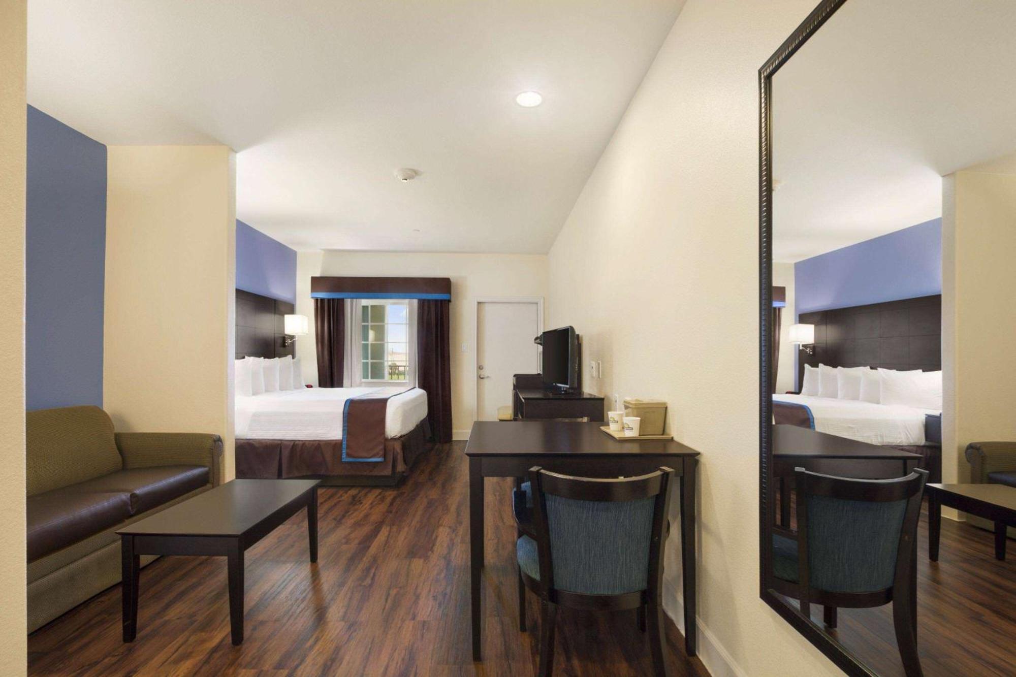 Days Inn & Suites By Wyndham Galveston West/Seawall Ngoại thất bức ảnh
